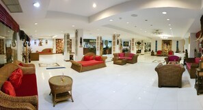 Lobby-Lounge