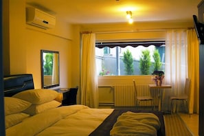Double Room, Patio | In-room safe, desk, soundproofing, iron/ironing board - Residence Le Reve (Istanbul)