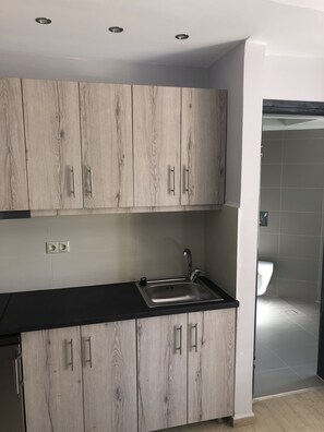 Fridge - Labyrinth Hotel (Apokoronas)