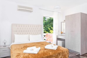 Double or Twin Room | Soundproofing, iron/ironing board, free WiFi, bed sheets - Labyrinth Hotel (Apokoronas)