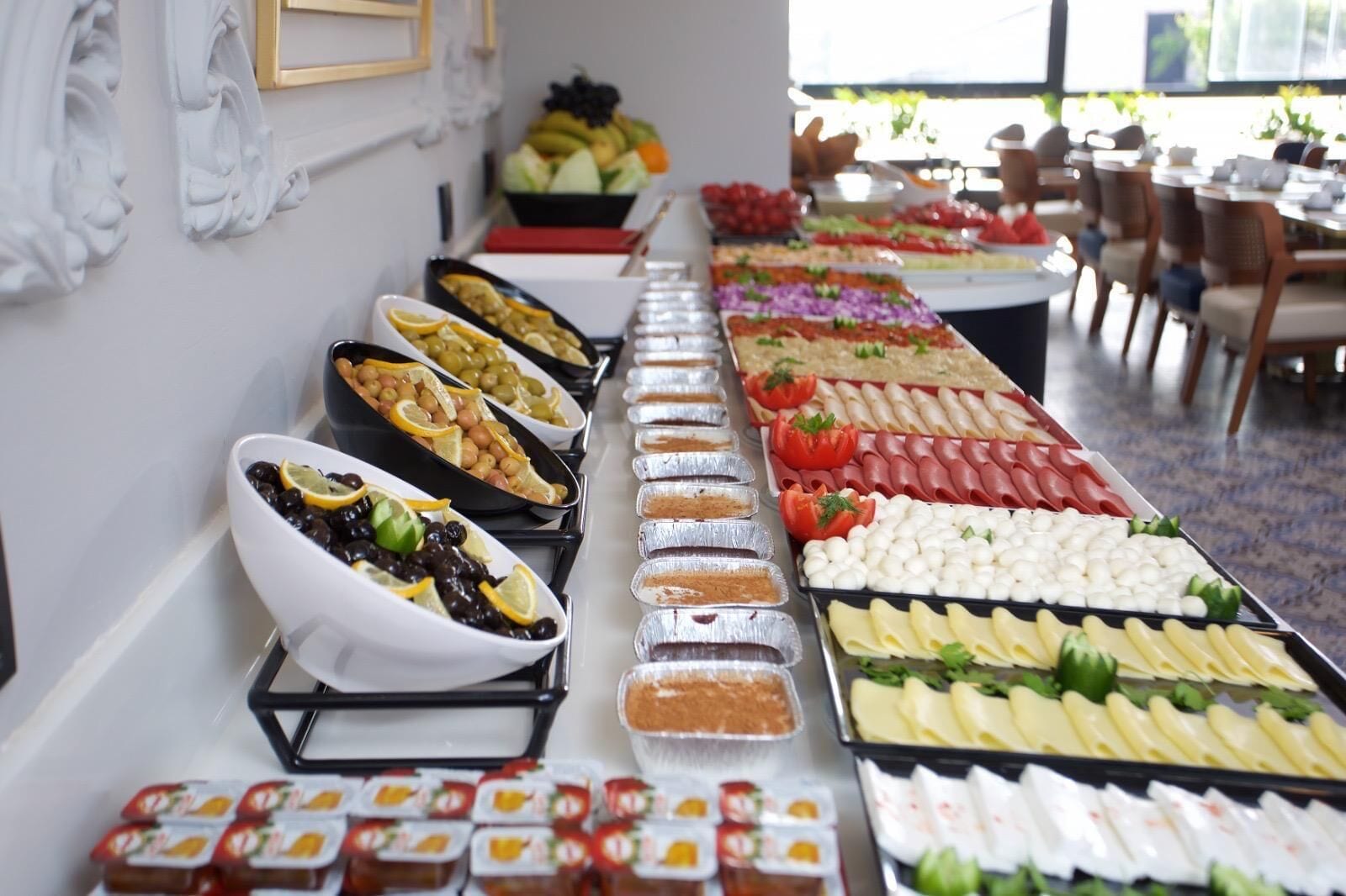 Tägliches Frühstücksbuffet gegen Gebühr