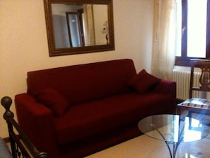 11-inch TV with cable channels - Sweet Venice - rooms & apartments (Venice)