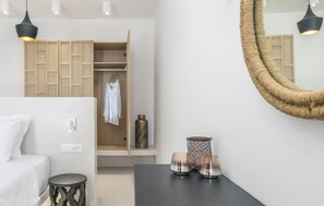 Deluxe Suite, Sea View | In-room safe, laptop workspace, iron/ironing board, free WiFi - Psaravolada Hotel Milos (Milos)