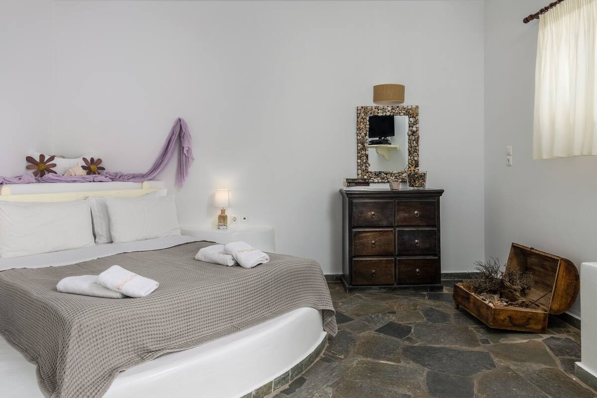 Superior Triple Room, Sea View | In-room safe, laptop workspace, iron/ironing board (on request)
