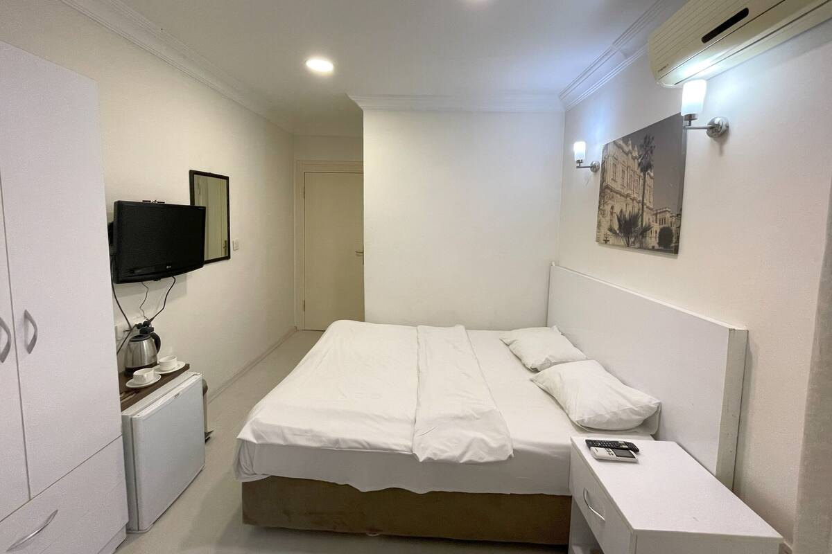 Deluxe Room, 1 Double Bed, Non Smoking, City View