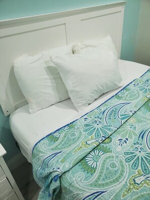 Free WiFi, bed sheets - Riverside Motel and Marina Manistee (Manistee)
