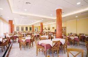 Breakfast, lunch and dinner served - Victoria Playa (Almunecar)