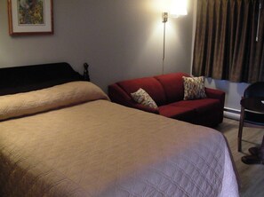 标准房, 1 张大床 | 办公桌、熨斗/熨衣板、折叠床/加床（额外收费）、免费 WiFi