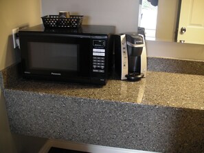 Desk, iron/ironing board, rollaway beds, free WiFi - Perth-Andover Motor Inn (Perth-Andover)