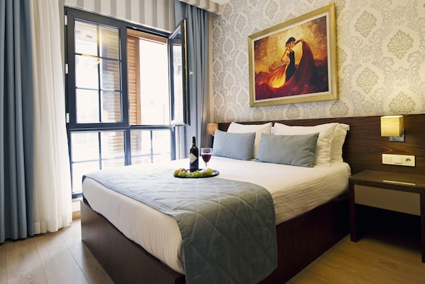 Deluxe Suite, 1 Bedroom, Non Smoking, Kitchen | 1 bedroom, premium bedding, individually decorated - Alba Hotel (Istanbul)