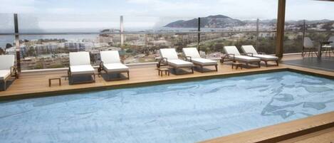 Piscina externa sazonal