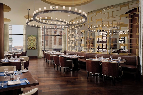 4 restaurantes, cocina internacional