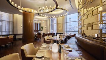 4 restaurants, international cuisine