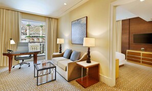 Ropa de cama de alta calidad y minibar 