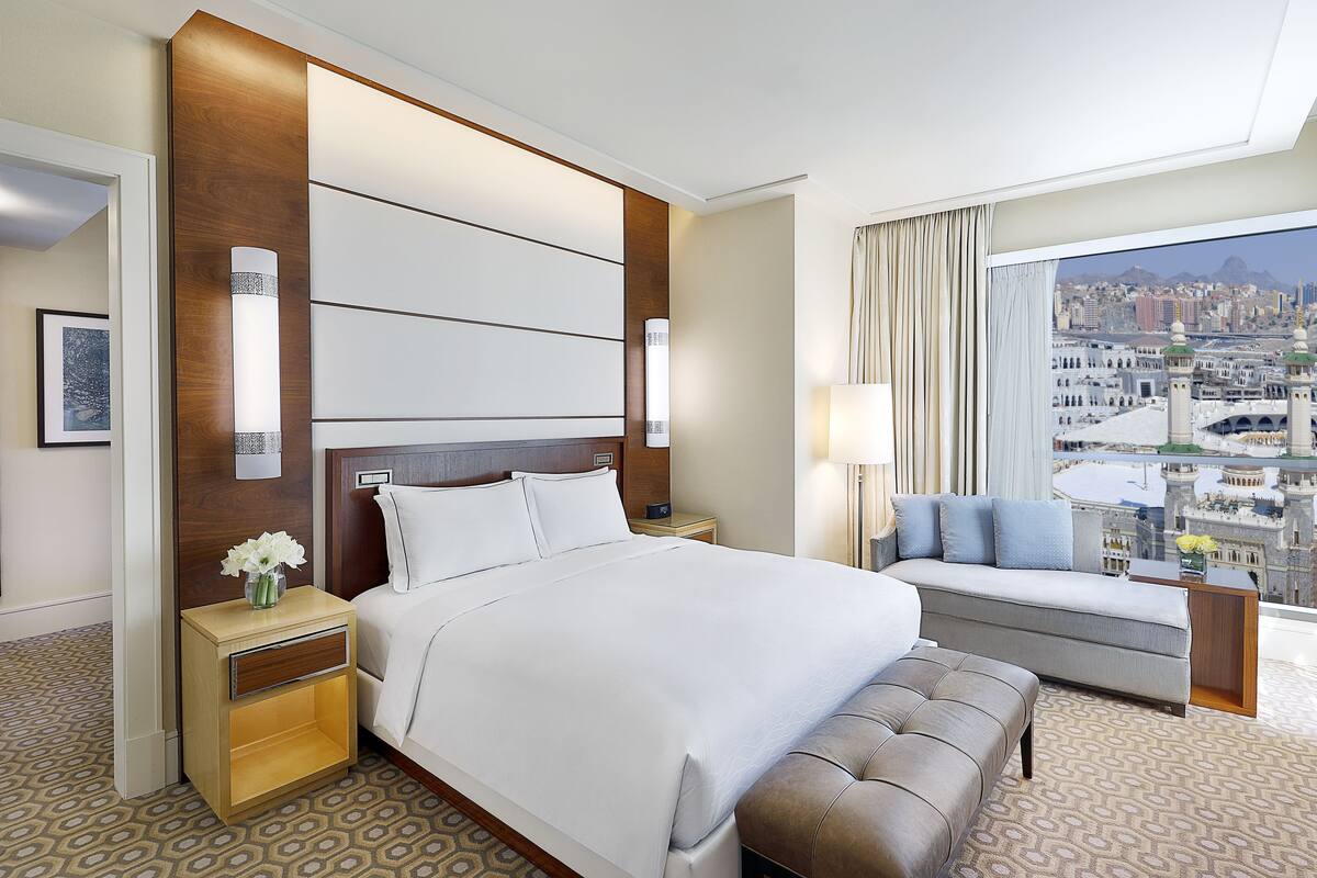 Premium bedding, minibar, in-room safe, desk
