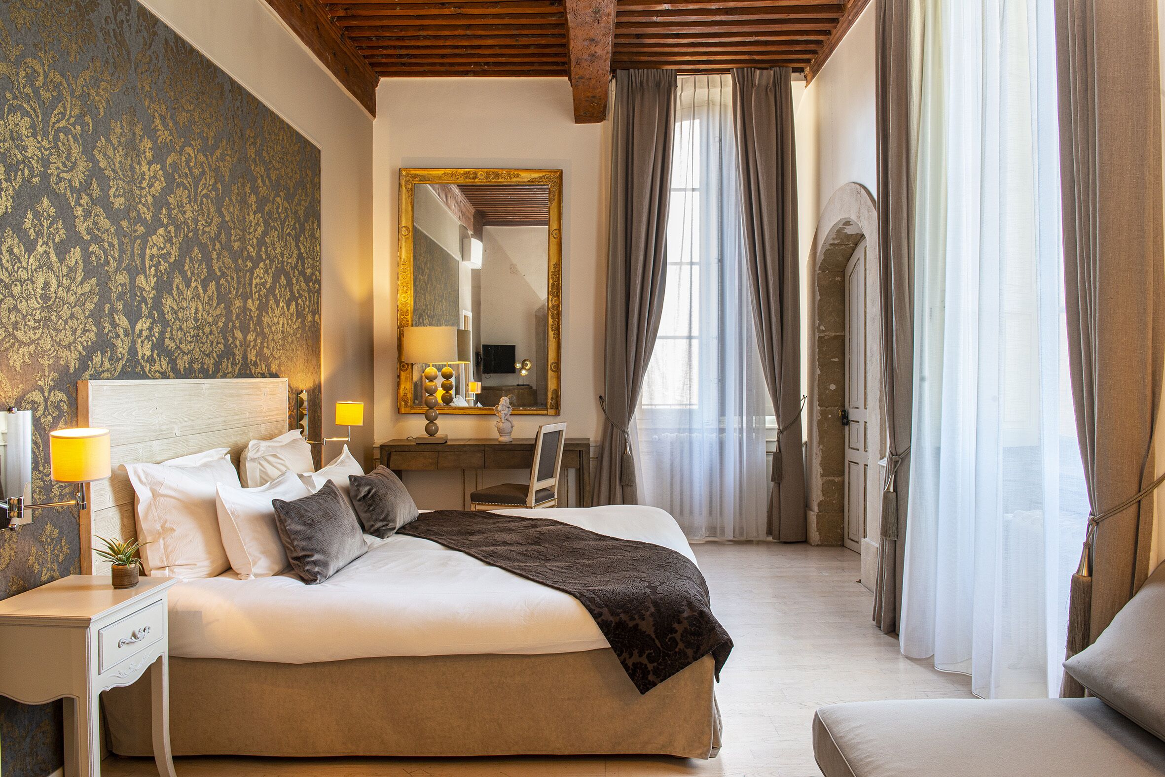 Minibar, coffres-forts dans les chambres, chambres insonorisées