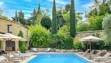 Alberca al aire libre por temporada