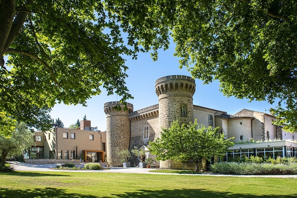 Exterior - Chateau De Massillan (Uchaux)
