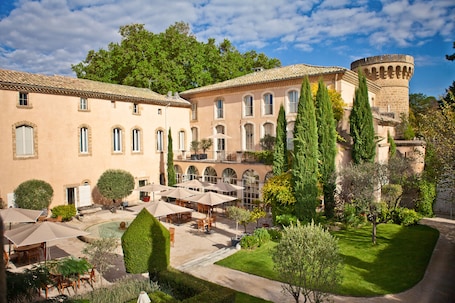 Fachada del alojamiento. Chateau De Massillan