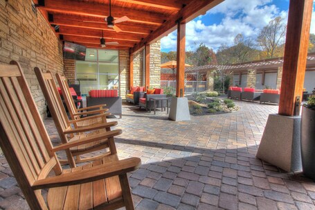 Courtyard by Marriott Gatlinburg Downtown - Image 30