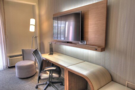 Courtyard by Marriott Gatlinburg Downtown - Image 26