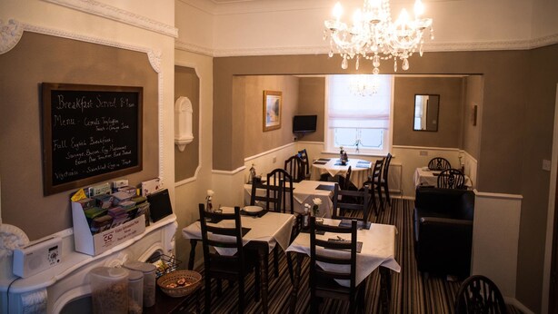 Free daily English breakfast - Queen Anne's Guest House (York)