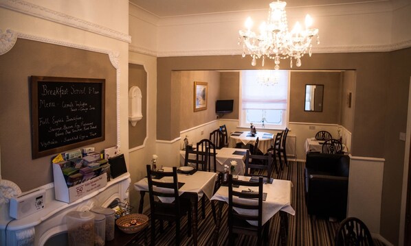 Free daily English breakfast - Queen Anne's Guest House (York)