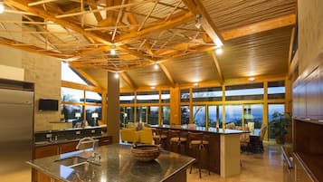 Casa Caiman - Villa | Private kitchen | Full-sized fridge, microwave, oven, stovetop