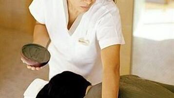 Tratamientos corporales, aromaterapia, masajes con piedras calientes