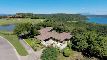 Puma Estate - Villa | 外观