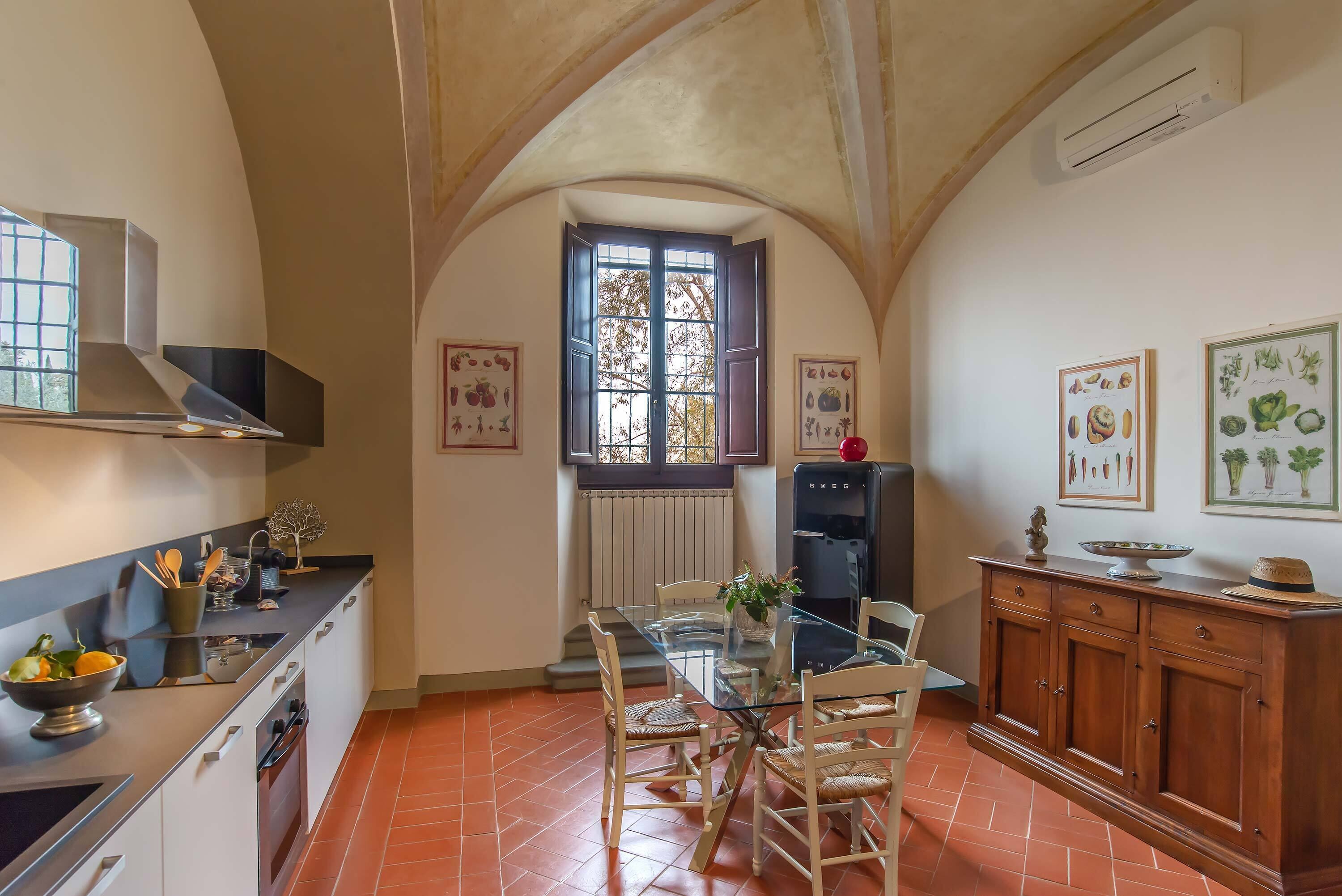 Apartment, 2 Schlafzimmer (Michelangelo) | Eigene Küche | Großer Kühlschrank, Mikrowelle, Ofen, Herdplatte