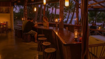 Breakfast, lunch and dinner served