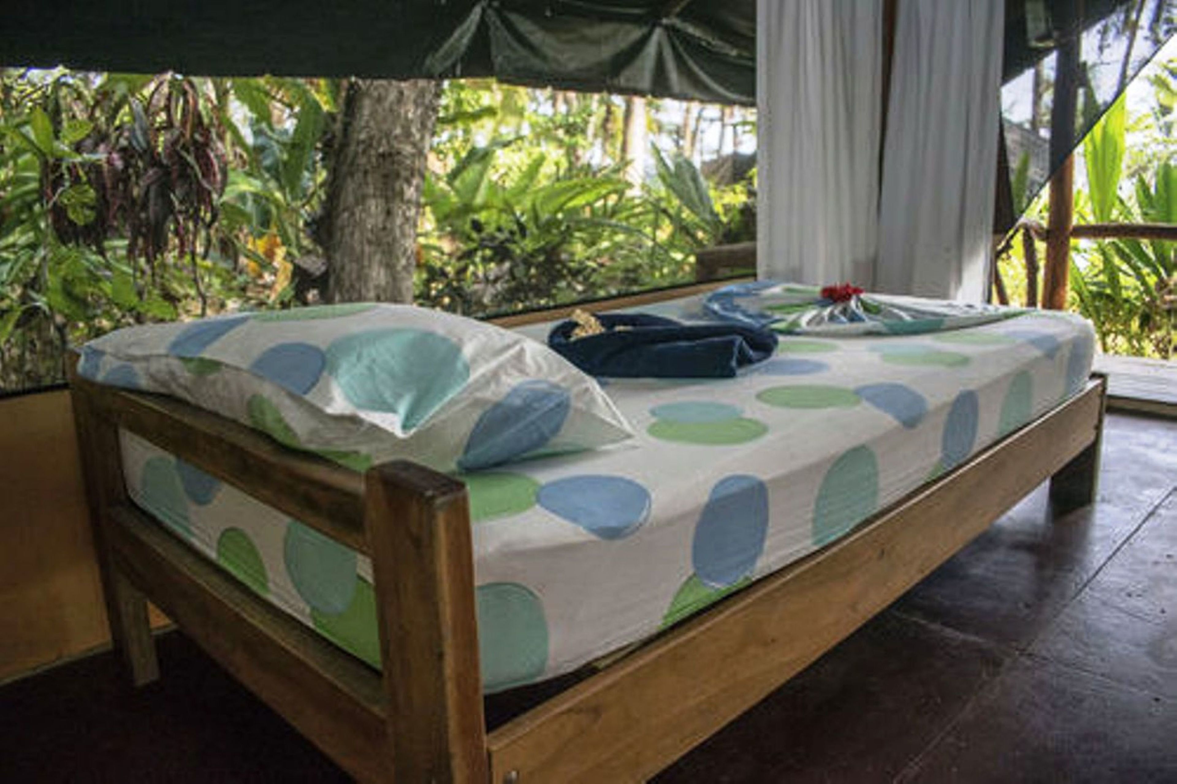 Zimmersafe, kostenloses WLAN, Bettwäsche