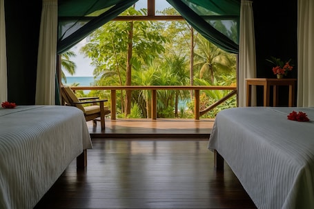 Bungalow Beachfront | In-room safe, free WiFi, bed sheets