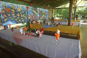 Breakfast, lunch and dinner served  - La Leona Eco Lodge (Puerto Jiménez)