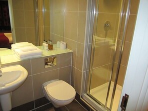 Free toiletries - Woodlock Apartments (Leeds)