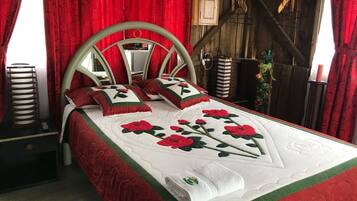 Bungalow, Private Bathroom, Garden View | 1 bedroom, premium bedding, in-room safe, desk