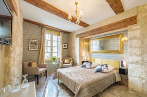 Ropa de cama de alta calidad y minibar 