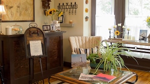 Lobby - Farmhouse Inn B&B (Canning)
