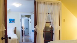 Fundy Suite | Garden view - Farmhouse Inn B&B (Canning)