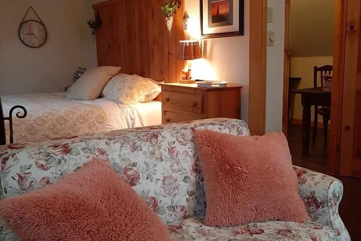 North Mountain Suite | 1 slaapkamer, luxe beddengoed, een strijkplank/strijkijzer, gratis wifi