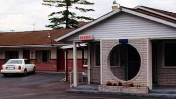 Pintu masuk properti