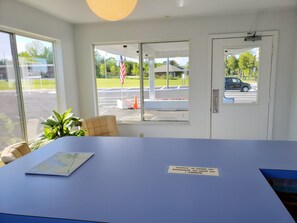 Check-in/check-out kiosk - Aurora Borealis Motel (St Ignace)