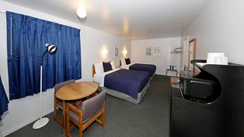 1 bedroom, desk, free WiFi, bed sheets