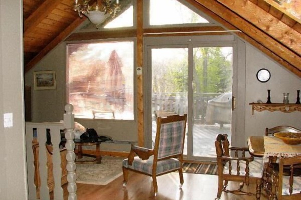 Family Loft, Refrigerator & Microwave | Living room | TV