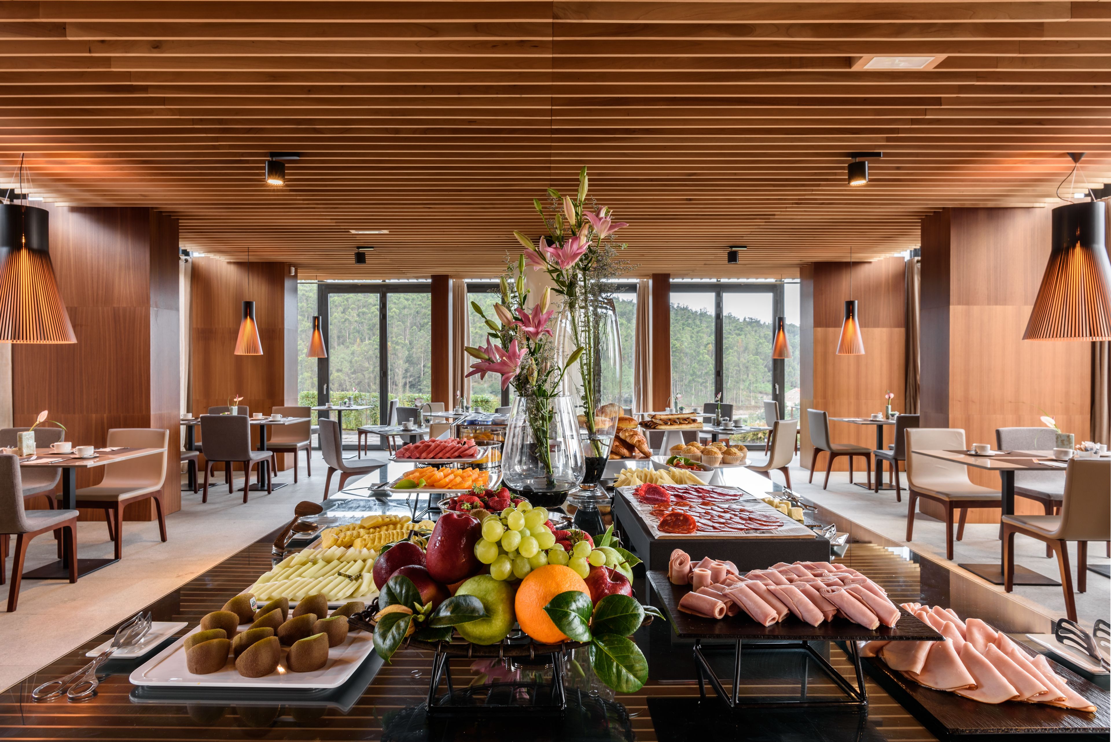 Dagelijks ontbijtbuffet (EUR 12.00 per persoon)