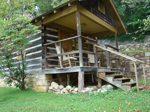 Cubbie Bear Cabin | Terrace/patio