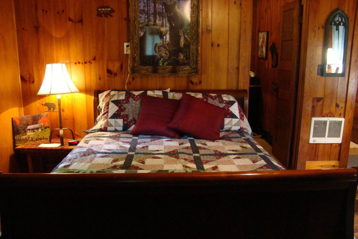 Chalet rustique Prestige, 1 grand lit, foyer | Accès au Wi-Fi (inclus)