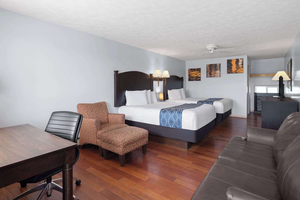 Deluxe Room, 2 Queen Beds, Non Smoking, Mountain View | Desk, laptop workspace, free WiFi, wheelchair access