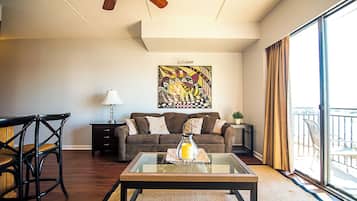 Standard Condo, 1 Bedroom, Kitchen, River View (Condo 8)